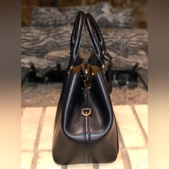 💥Moving to @the_bag_guy💥Michael Kors - Greenwich Large Saffiano Leather Tote - Picture 14 of 15